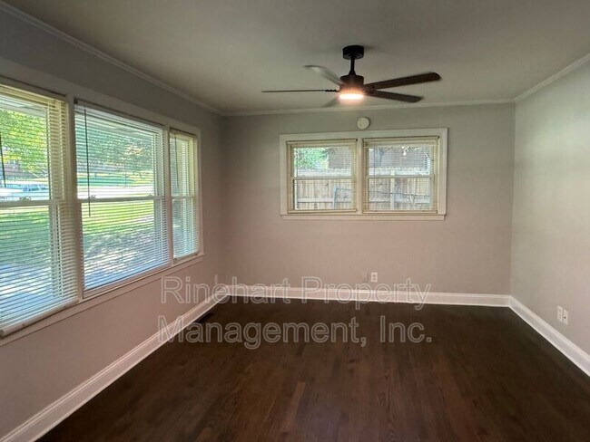 Building Photo - 645 Greenbriar Ave