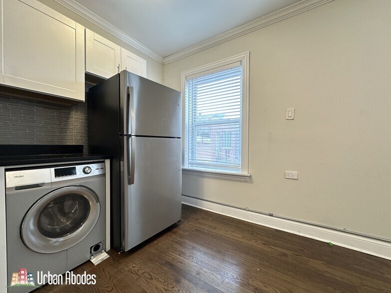 Building Photo - 2133 N Dayton St