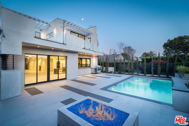 Building Photo - 159 S Bowling Green Way