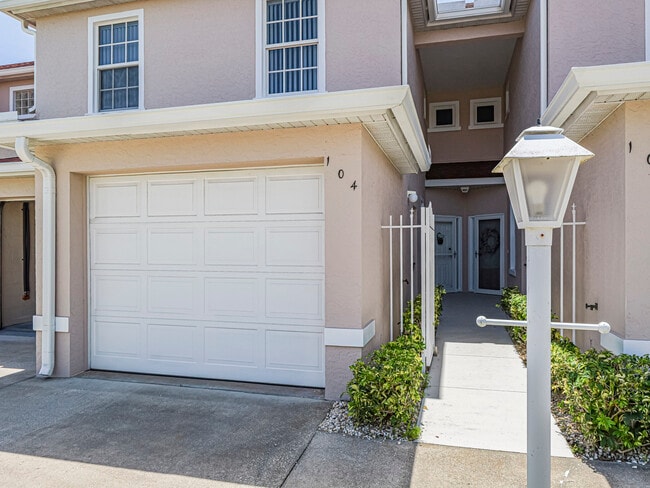 Building Photo - 235 Grand Royale Cir