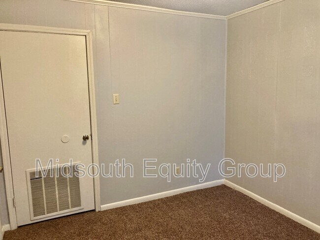 Building Photo - 117 Parkburg Rd