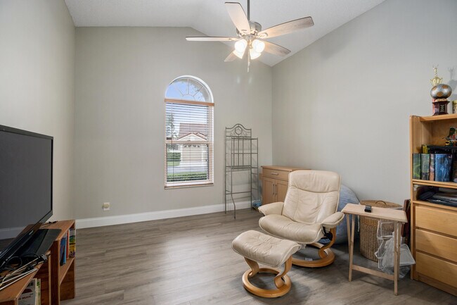 Building Photo - 202 Sabal Palm Ln