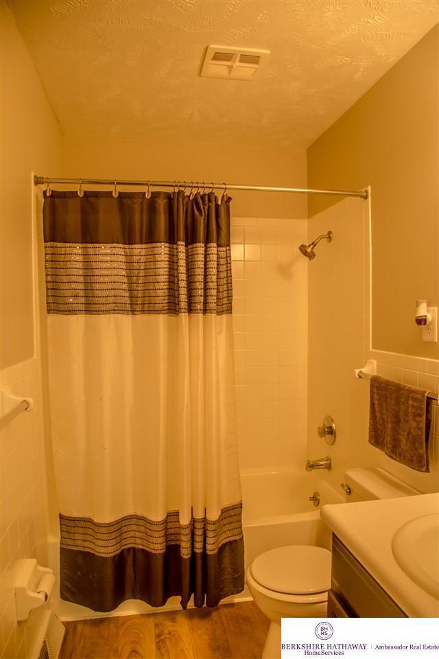 Building Photo - 1901 Winnie Dr