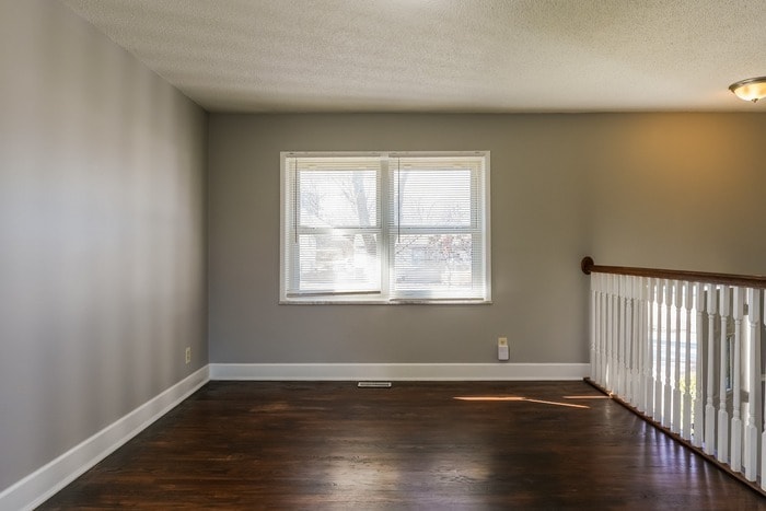 Building Photo - 913 N Arapaho St