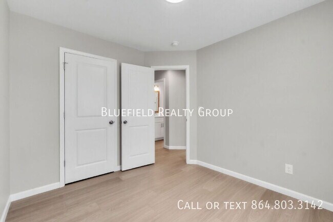 Building Photo - 253 Woodruff St