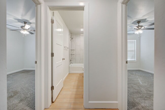 Building Photo - 323 Woodrock St