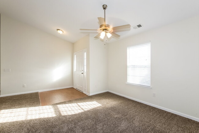 Building Photo - 4102 Hunters Trail Dr