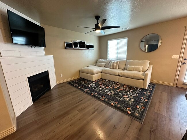 Building Photo - 2269 S Knights Way