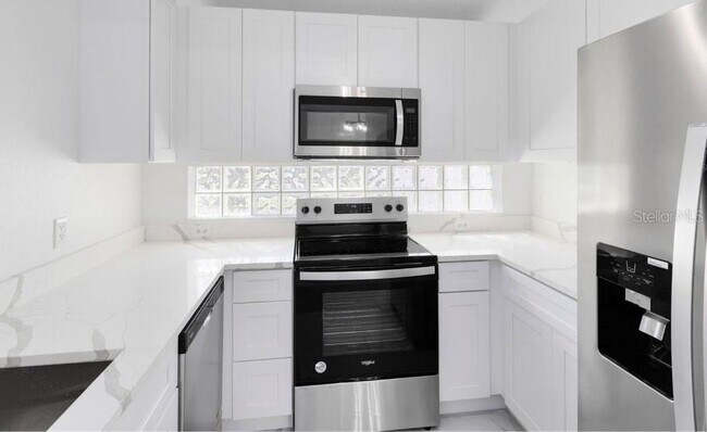 Building Photo - 3383 Hamlet Loop