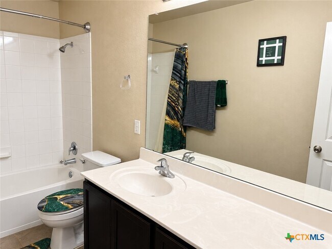 Building Photo - 9402 Cricket Dr