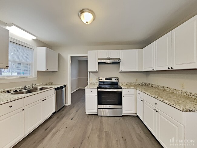 Building Photo - 120 Kenton Dr