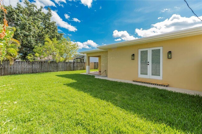 Building Photo - 6499 SW 39th St