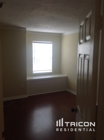 Building Photo - 13445 Beechberry Dr