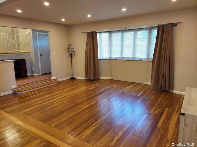 Building Photo - 4647 Merrick Rd