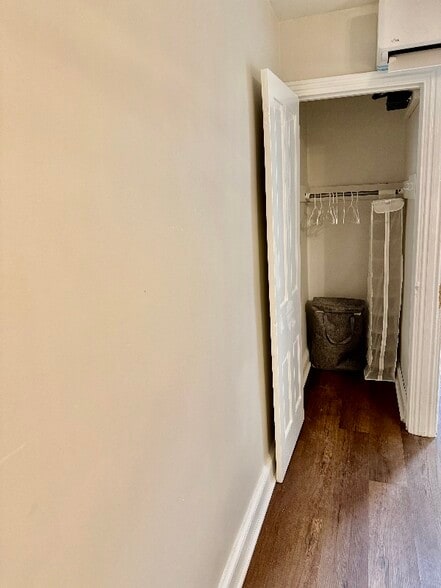 Building Photo - 115 Penn St