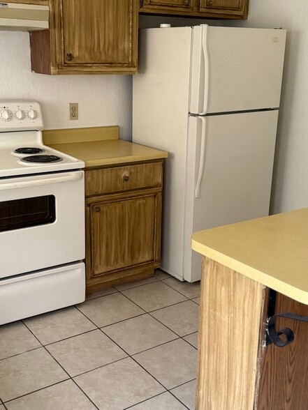 Building Photo - 433 Avenida Garza