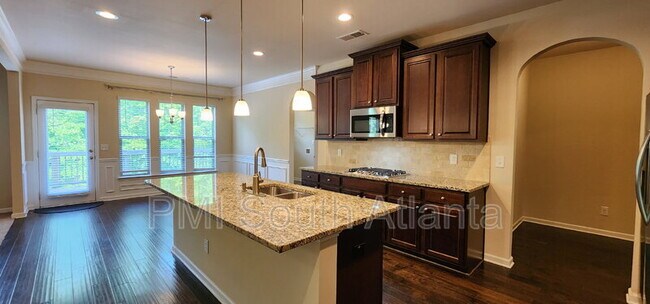 Building Photo - 525 Twelve Oaks Dr