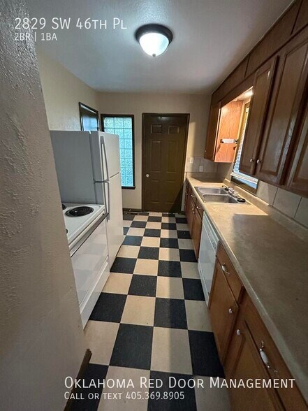 Building Photo - 2829 SW 46th Pl