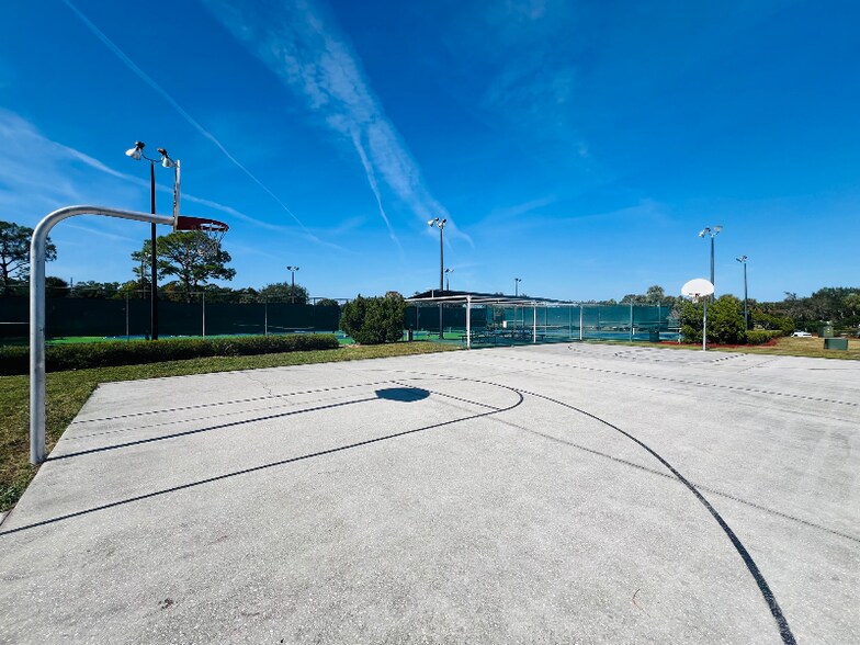 Building Photo - 3700 Southpointe Dr