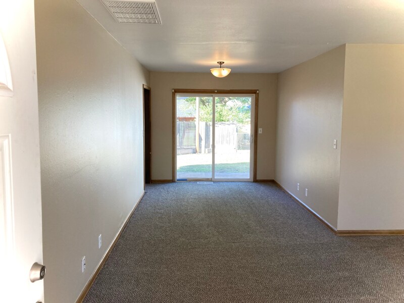 Building Photo - 612 W Matthews St