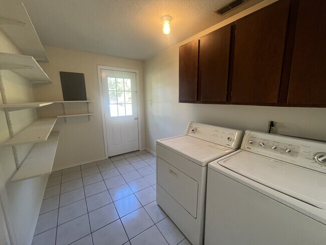 Building Photo - 5925 Tillery Dr