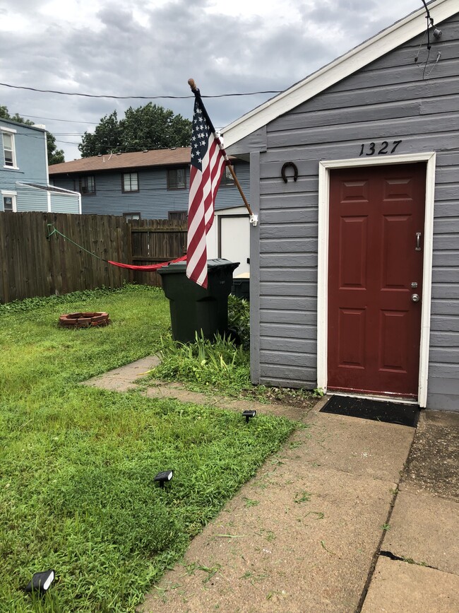 Backyard, firepit, & garage door - 1327 S 10th St