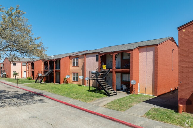 Building Photo - Palms at Baytown