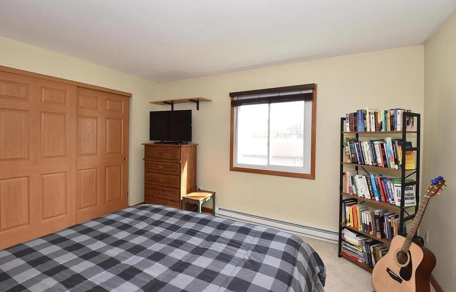 Building Photo - N114W17033 Armada Dr