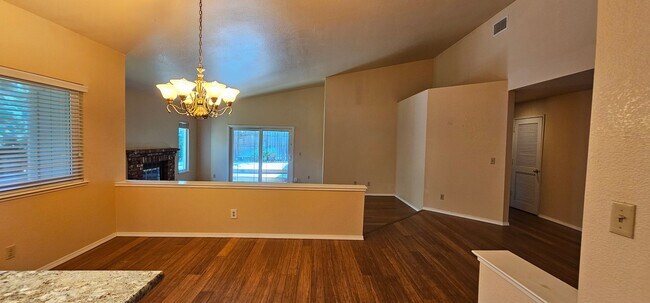 Building Photo - 3083 Funston Dr