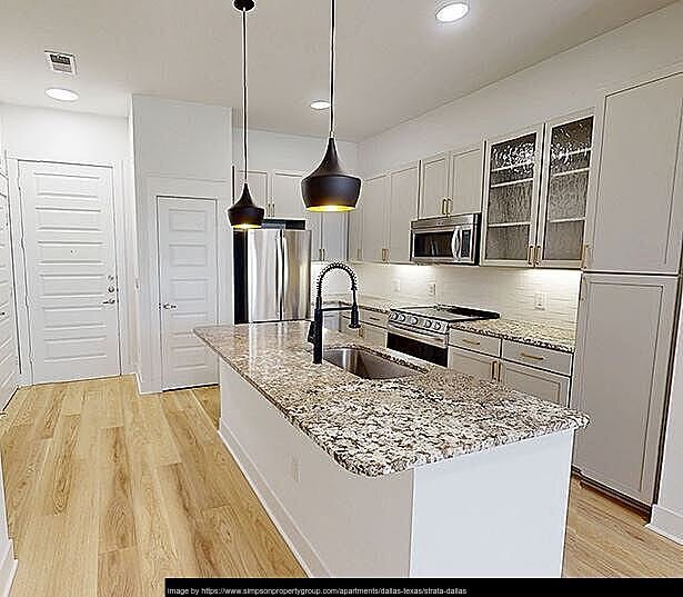 Building Photo - 5050 Capitol Ave