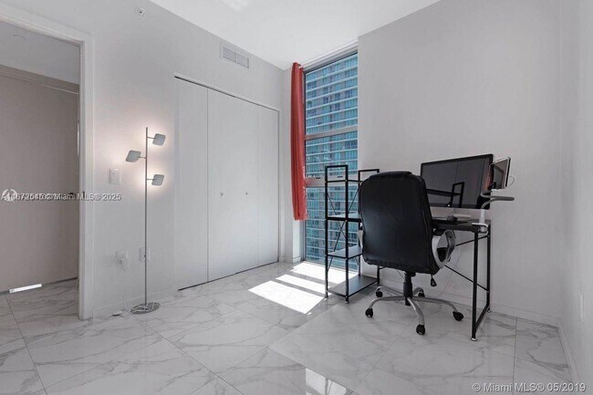 Building Photo - 1100 S Miami Ave