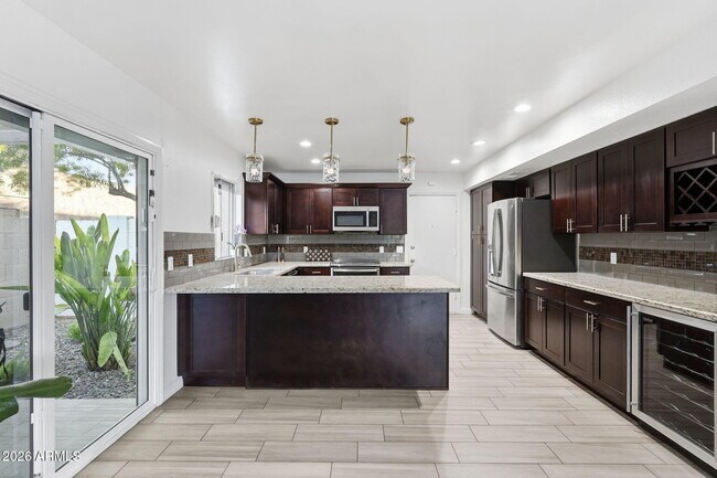 Building Photo - 7352 E Valley Vista Dr