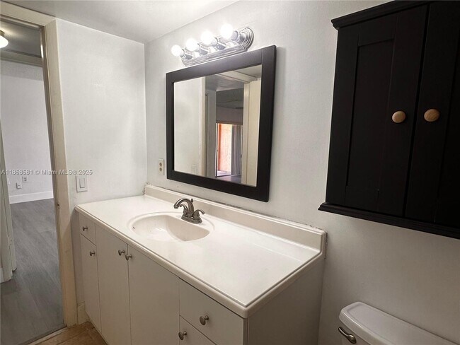 Building Photo - 7231 Miami Lakes Dr