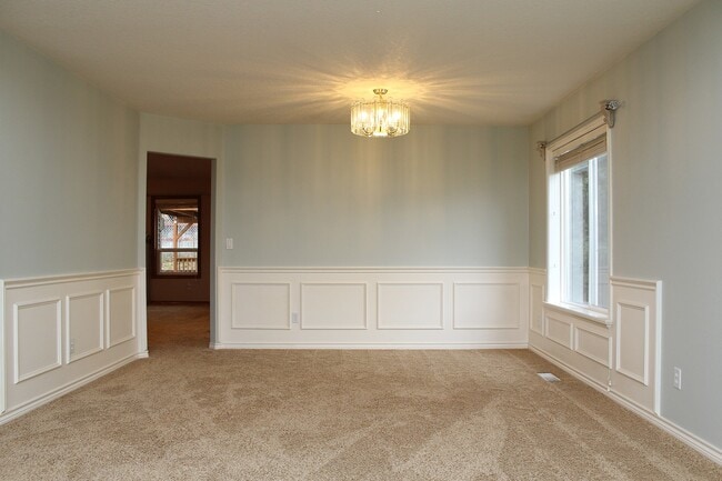 Building Photo - 15040 SE Lostine Dr