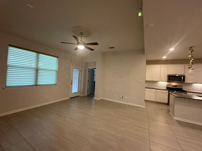 Building Photo - 2430 Castello Wy