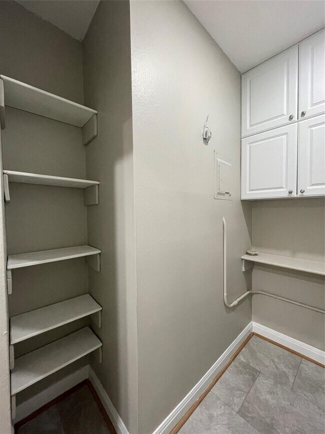 Building Photo - 5000 Milwee St