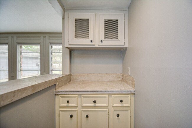 Building Photo - 6206 Rippling Hollow Dr