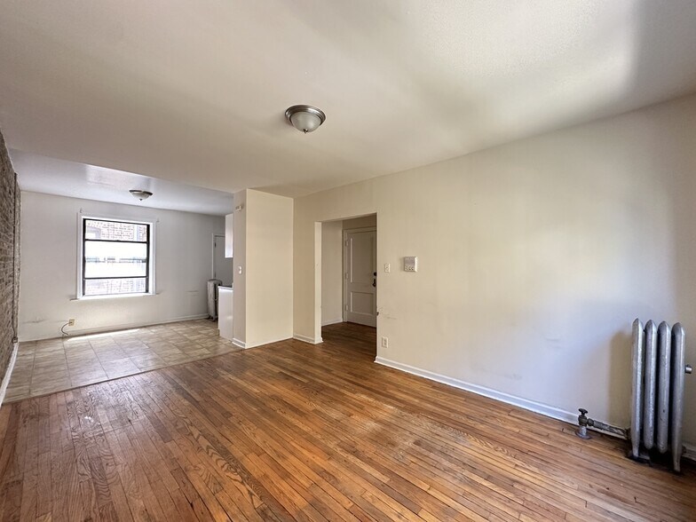 Building Photo - 2332 N Spaulding Ave