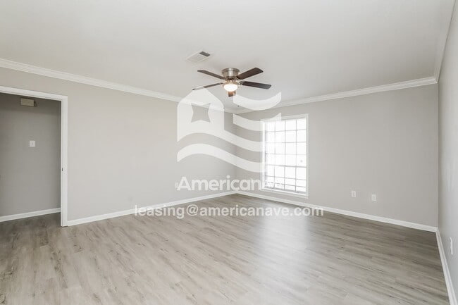 Building Photo - 457 Pemberton Dr