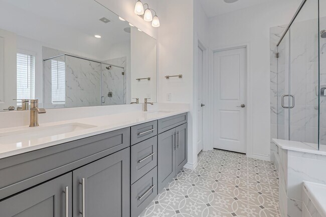 Building Photo - 15702 Rosemary Hl Ln