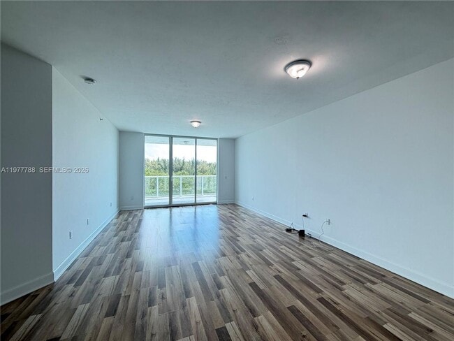 Building Photo - 15051 Royal Oaks Ln