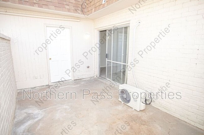 Building Photo - 6701 Escondido Dr