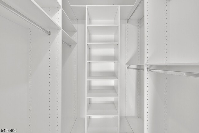 Building Photo - 48 Edgefield Dr