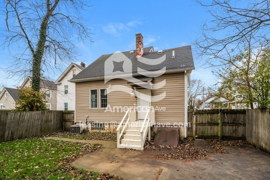 Building Photo - 5206 Ravenna St