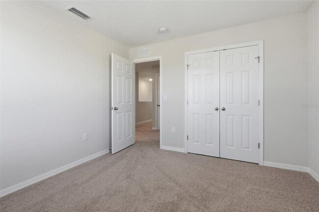 Building Photo - 1330 Current Pl