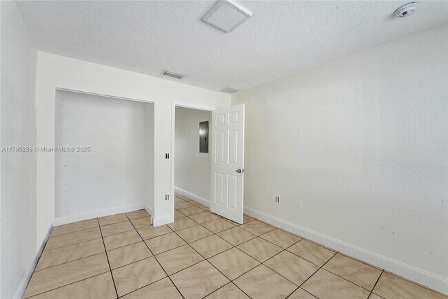 Building Photo - 1154 NW 103rd St