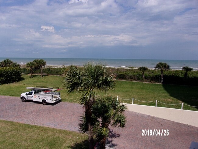 Building Photo - Oceanfront 3 BR Condo