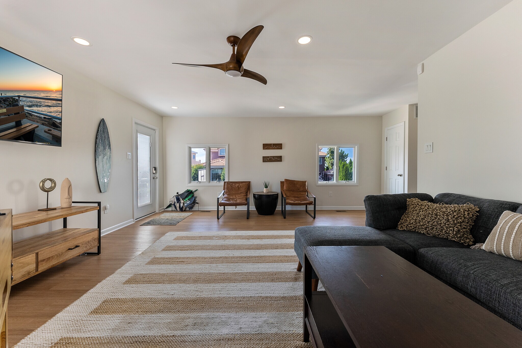 Building Photo - 7600 Bayshore Dr