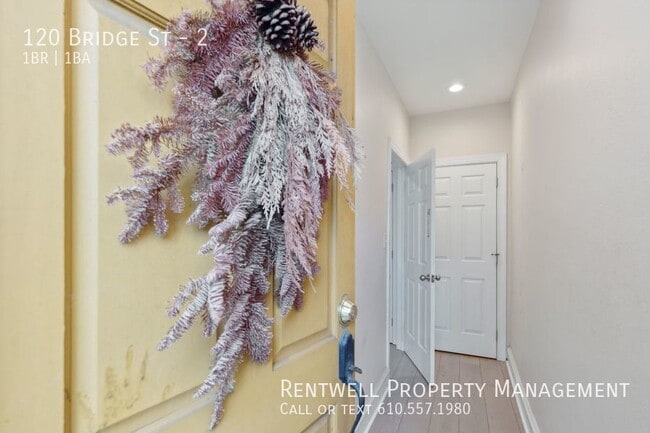 Building Photo - 1BR 1BA Apt.located in Downtown Phoenixvil...