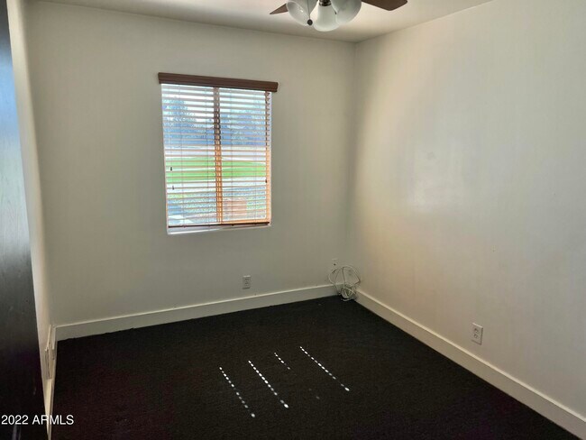 Building Photo - 4213 N Westview Dr